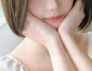 CANDY糖果画报 – 探索杨晨晨sugar的最新花嫁写真和她的美图，为你准备的浪漫之旅.txt