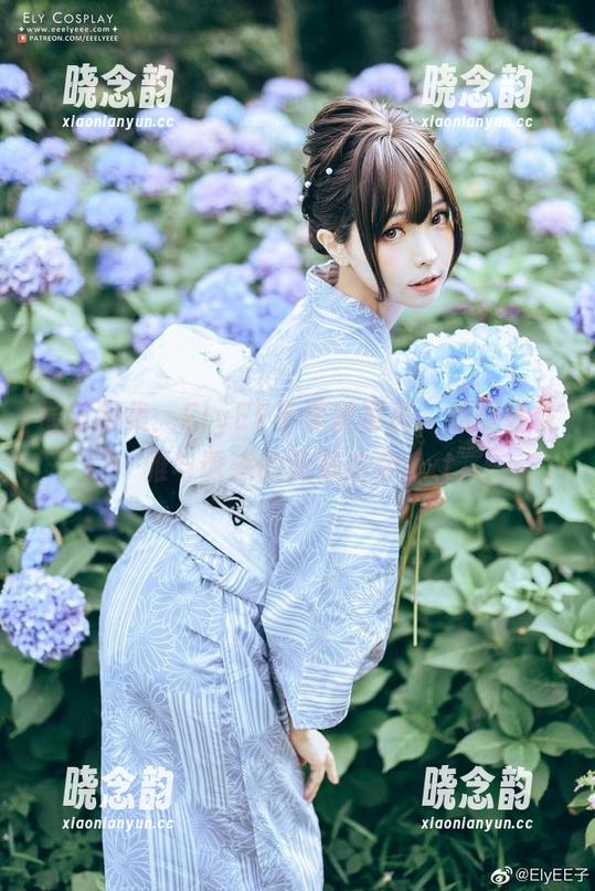 最新图集：ElyEE子黑丝写真，感受她优雅与诱惑的完美结合.txt