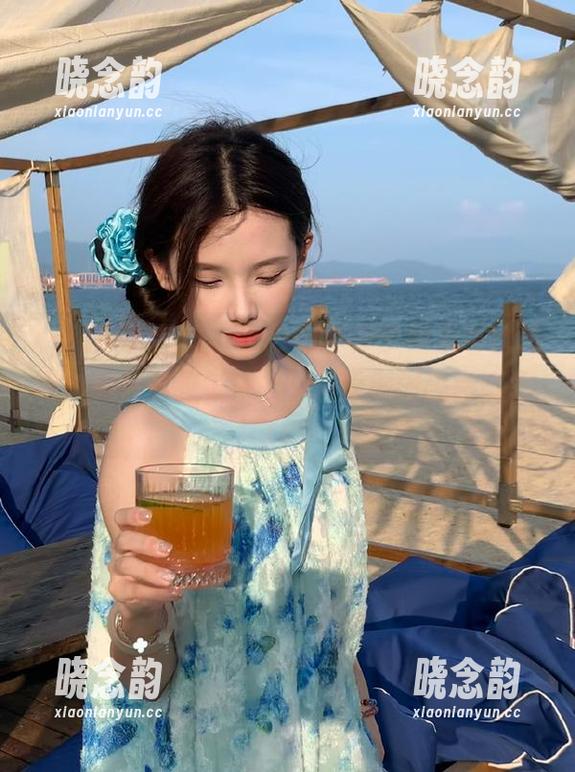 Feilin嗲囡囡 - SiByl李思宁银发芭比写真：照片记录每一个转瞬即逝的美丽瞬间.txt