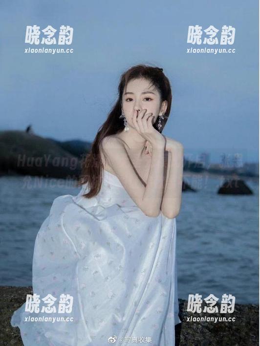 HuaYang花漾 - 无圣光模式开启，张思允Nice的网袜美图让你欲罢不能！.txt