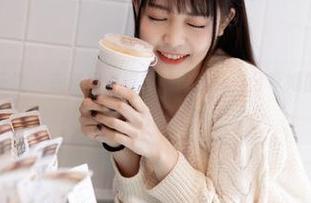 HuaYang花漾 – 在浴室中绽放的田冰冰：分享她的迷人原图与艺术作品.txt