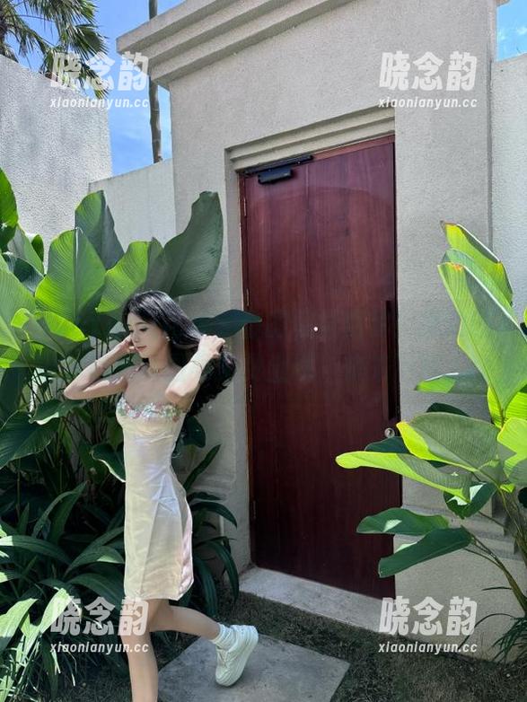 HuaYang花漾 - 你的视觉盛宴！推动田冰冰裤里丝图集免费上线，快来下载.txt