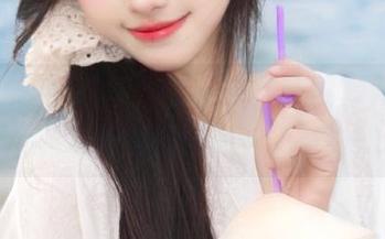 HuaYang花漾 – 黄乐然的豹纹写真分享：感受前所未有的时尚魅力与热情.txt