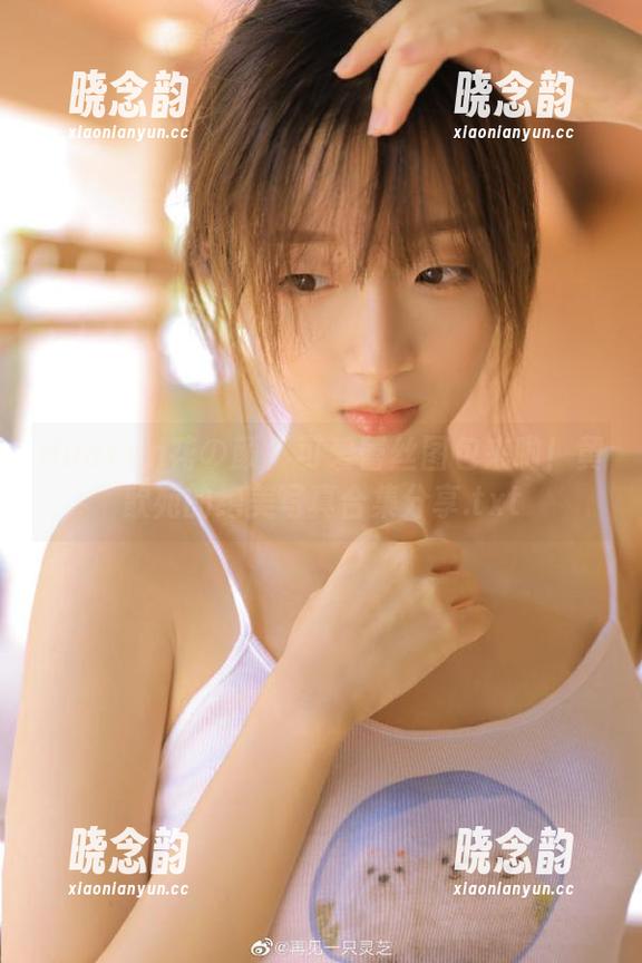 HuaYan花の颜 - 可爱蕾丝图包来啦！黄歆苑的绝美写真合集分享.txt