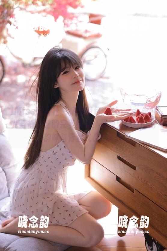 IMiss爱蜜社 - 最新图包：Flower朱可儿与裤里丝的完美结合，展现无与伦比的韵味与青春气息！.txt
