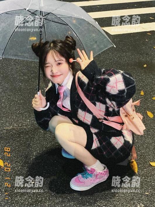 IMiss爱蜜社 - 逗逗doudou牛仔裤图集揭秘：轻松驾驭多样风格的写真之旅.txt