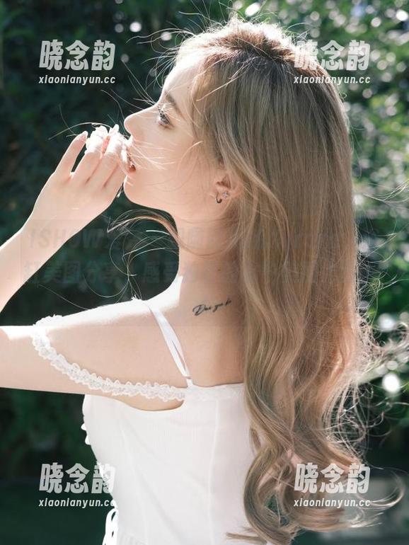 ISHOW爱秀 - 跟随欧娜娜Aurora，浴缸美图分享，感受独特的水中美丽力量.txt