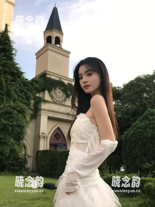 微密圈 - July芝岚短裤写真精彩合集，专业美图精选不容错过.txt