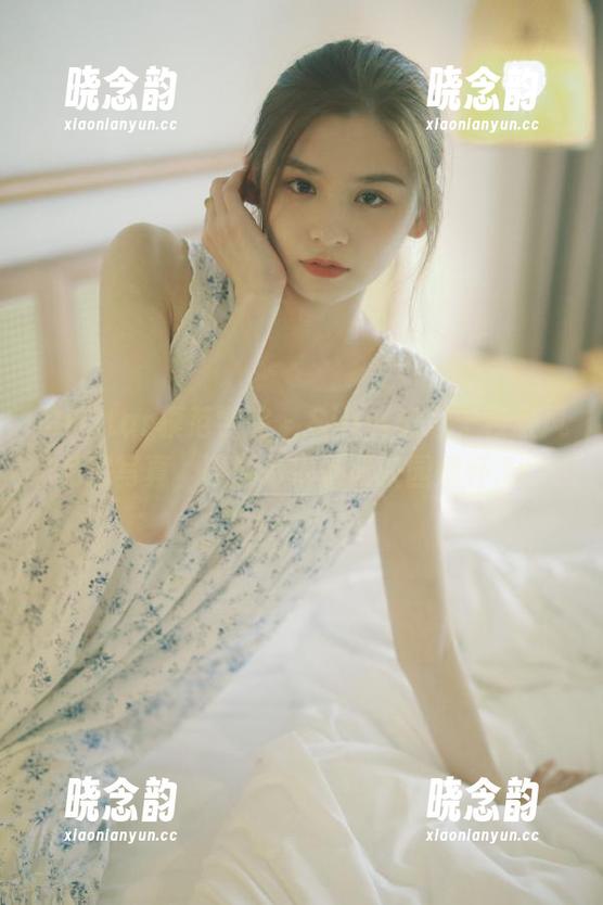 MFStar模范学院 - SiByl李思宁校服风私房写真，唤醒心中那段校园情怀.txt