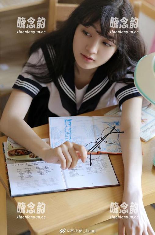 MFStar模范学院 - Joyce的最新连衣裙图包：柳侑绮Sevenbaby演绎的经典与时尚的完美结合！.txt