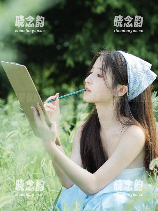 颠覆你的审美！喵糖映画更新露肩睡裙图片，性感又不失甜美.txt