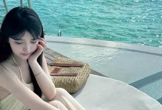 MiStar魅妍社 – 最新惊喜：李梓熙的裸足写真原图，轻松唤醒你的生活美感.txt