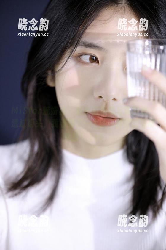 MiStar魅妍社 - 赵梦洁运动写真图册：透过镜头，我看到了一个能打能甜的运动女孩！.txt