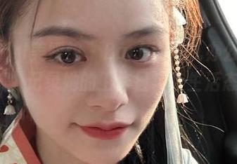 MyGirl美媛馆 – Barbie可儿办公室在线图集，记录她的工作日常与生活态度.txt