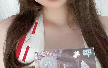 甜美与梦幻的扉页：PAKI酱镂空新娘装写真图集带你进入婚礼的幻影世界.txt