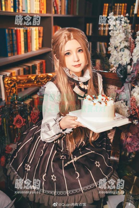 解锁Quan冉有点饿的风格秘密：原神申鹤同人礼服美图欣赏.txt