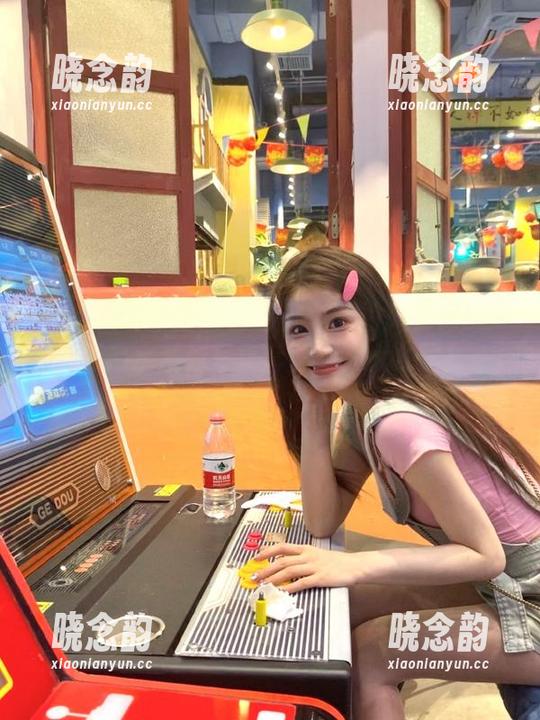RUISG瑞丝馆 - 独特视角下的风衣月Lucy：死库水系列写真套图合集大放送！.txt