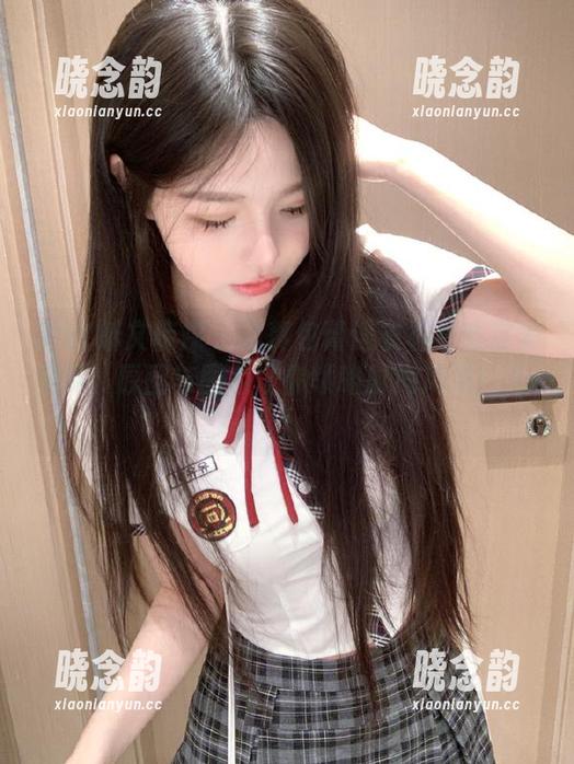 SIW斯文传媒 - 甄真包臀连衣裙写真完美呈现，原图与图包让你领略时尚风采！.txt