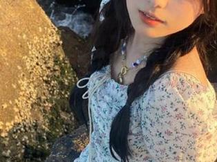 SSA丝社 – 木子最新灰丝袜控写真合集：将优雅与诱惑进行到底.txt