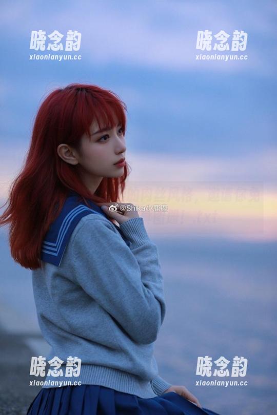 探索Shika小鹿鹿的肉丝风格，邀请你免费下载精美写真图册！.txt