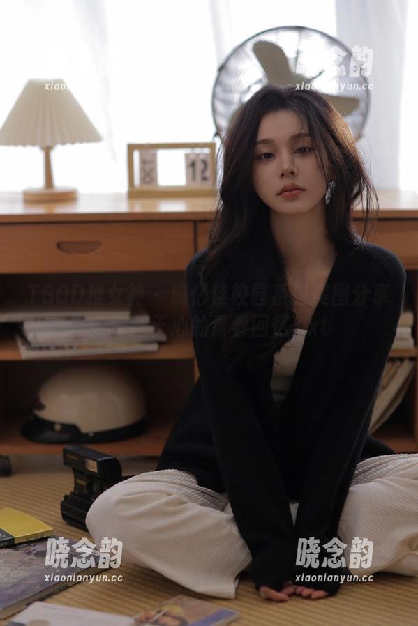 TGOD推女神 - 施忆佳校园系列美图分享：深藏于心的青春回忆.txt