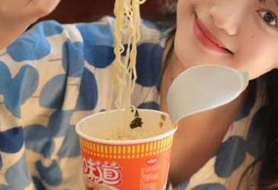 TGOD推女神 – 探索杨上萱的美丽世界：川音校花写真与壁纸分享.txt