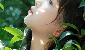 TouTiao头条女神 – JennyR浴缸摄影合集下载，让你的画册充满洗浴的诗意与情感.txt