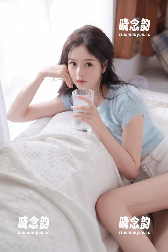 TouTiao头条女神 - 张蓝欣最新图包大揭秘，隐藏的秘密你准备好了吗？.txt
