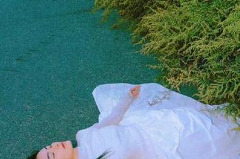 TouTiao头条女神 – 月音瞳的搞笑照片集：小悦时光VIP版网盘下载任性享受！.txt