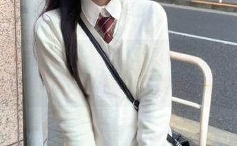 UGirls尤果网 – 定制写真作品：Sukki可儿少女用镜头捕捉青春的每个瞬间.txt
