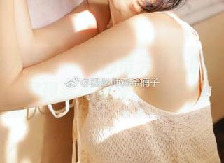 UGirls尤果网 – 周心情天台上的高清美图，展现青春的无限可能.txt