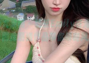 UGirls尤果网 – 奶茶Emily在海边畅享自由：图库精选作品带你领略风采.txt