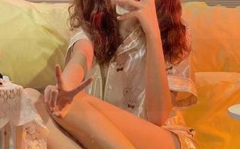 UGirls尤果网 – 美丽在脚下：高清谭晓彤美脚图片尽展她的精彩瞬间.txt
