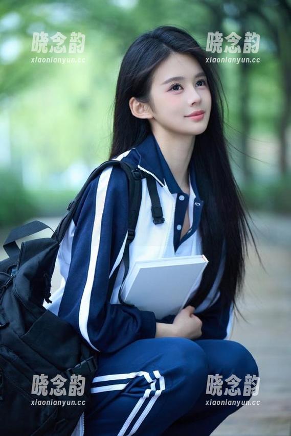 UGirls尤果网 - 在线寻找谭晓彤的自拍图片，解锁她的时尚与个性.txt