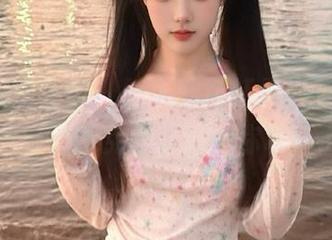 UXING优星馆 – 踏入职场新风尚，草莓的职业装原图免费下载等你拿！.txt
