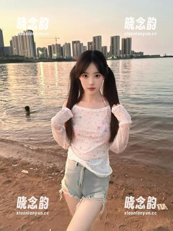 UXING优星馆 - 踏入职场新风尚，草莓的职业装原图免费下载等你拿！.txt