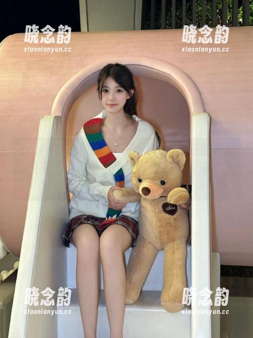 Xiuren秀人网 - 与Erikaki棉袜的邂逅：原图和写真描绘出生活的温暖与深度.txt