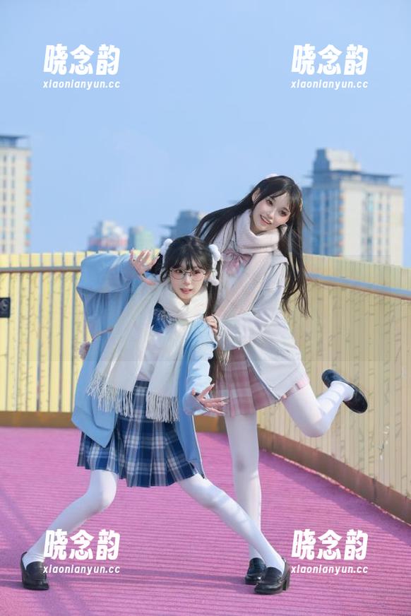 Xiuren秀人网 - 撩人心弦的最新图册，伊思思niko女孩写真带你领略不同风情.txt