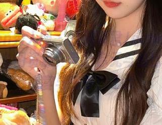 Xiuren秀人网 – 获取卓君Jeanes独特的纯白套图资源，带给你无与伦比的视觉盛宴与享受！.txt