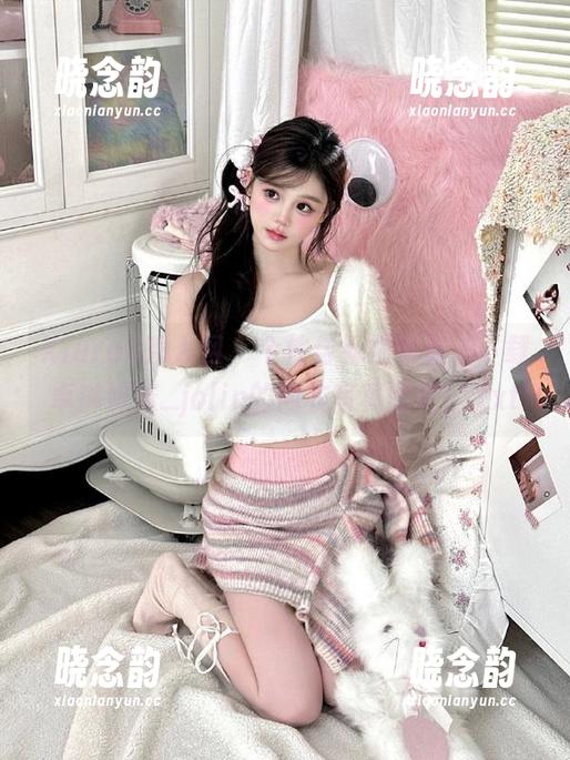 Xiuren秀人网 - 个性与妩媚兼具，下载卓琳妹妹_jolin的内衣写真图包！.txt