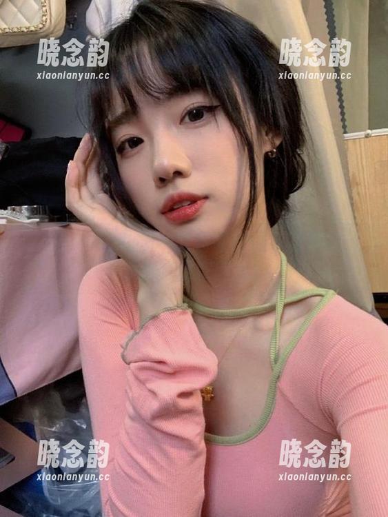 Xiuren秀人网 - 叶初雪校园私房写真：在课堂外的调皮时光！.txt