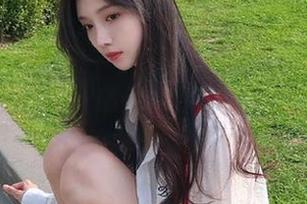 Xiuren秀人网 – 快来欣赏圆圆酱的校园写真精选作品集，感受青春的无限魅力吧！.txt