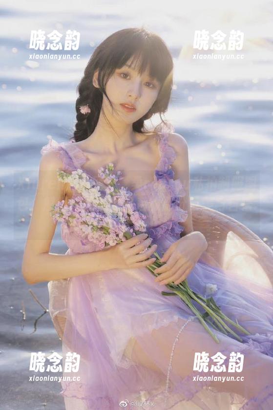 Xiuren秀人网 - 媃柔rourou私拍制服图包，解锁校园风情背后的那份柔美与自信.txt