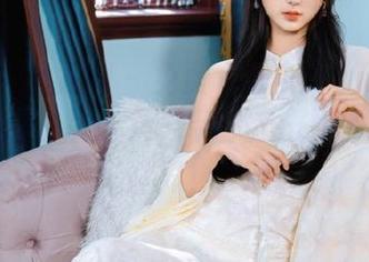 Xiuren秀人网 – 免费下载安然anran姐姐的写真作品合集，带你走进她的梦幻摄影世界！.txt