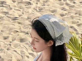 Xiuren秀人网 – 小雨baby独特私拍图集：毛衣时光中的美丽瞬间.txt