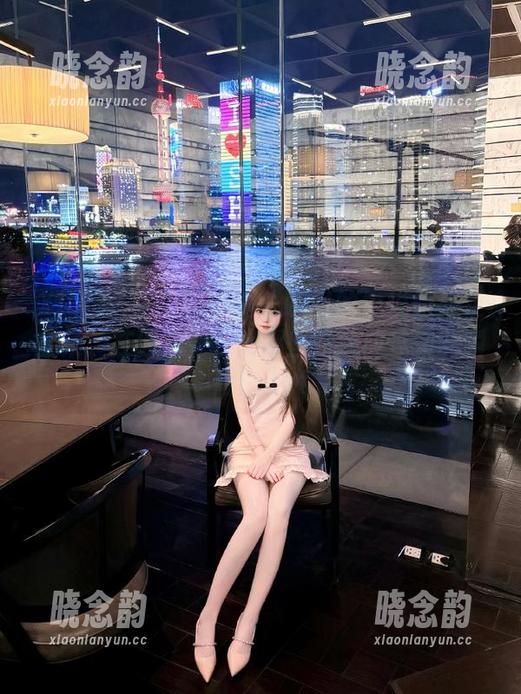 Xiuren秀人网 - 令人瞩目的悦悦姐裸足全集：在原图中寻找那些隐秘而珍贵的瞬间！.txt
