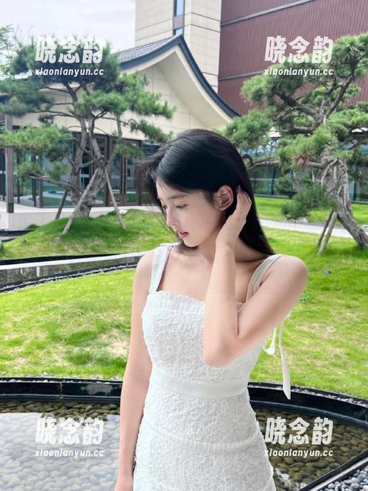 Xiuren秀人网 - 是小逗逗泳衣图片合集：性感与清纯的完美交融，让你目不转睛的绝伦之作！.txt