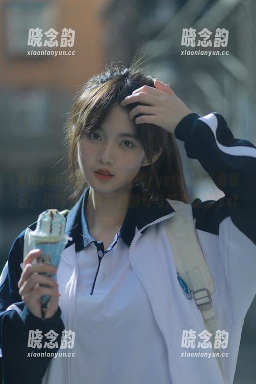 Xiuren秀人网 - 梓萱Crystal的私房夏日：用图片记录岁月静好与青春绽放.txt
