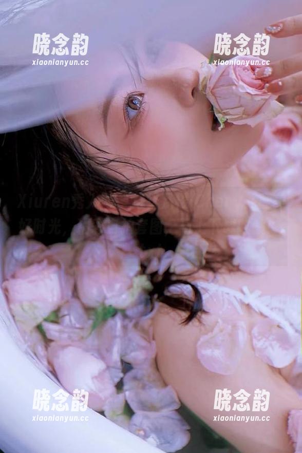 Xiuren秀人网 - 与绯月樱-Chery共度美好时光，精彩自拍套图，马上下载收藏！.txt