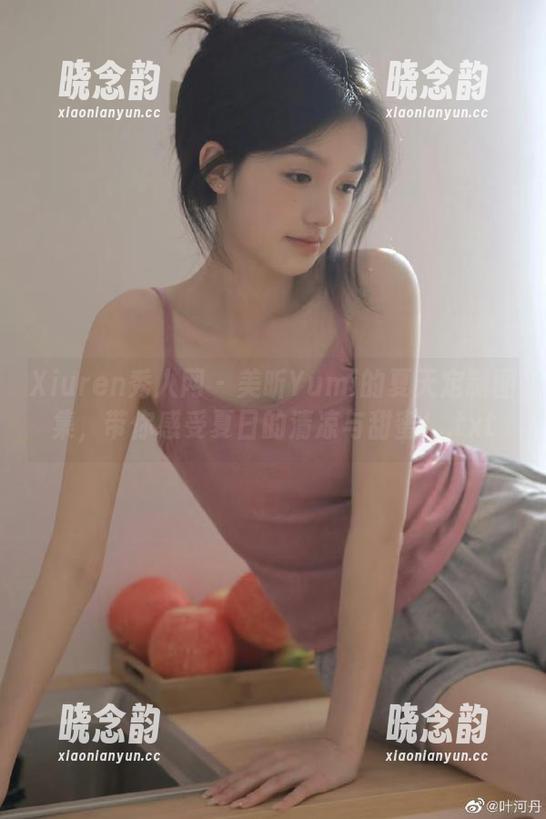 Xiuren秀人网 - 美昕Yumi的夏天定制图集，带你感受夏日的清凉与甜蜜！.txt